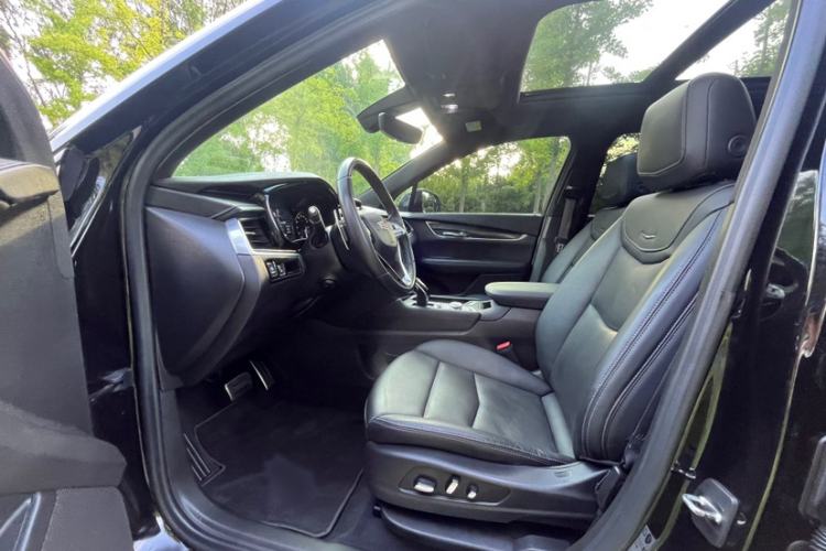 Used Cadillac XT6 2020 28T Six-Seater Luxury Sporty Enjoy-the-Comfort Safety Edition Interior 3