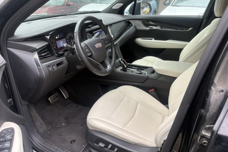 Used Cadillac XT6 2020 Revised Version 28T Six-Seater Four-Wheel Drive Leading Sporty Edition Interior 3