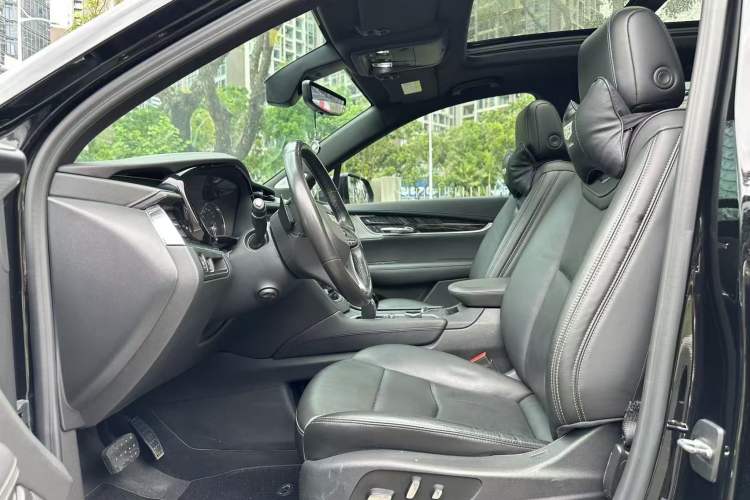 Used Cadillac XT6 2020 28T Six-Seater Four-Wheel-Drive Luxury Version with Premium Sound System Interior 4