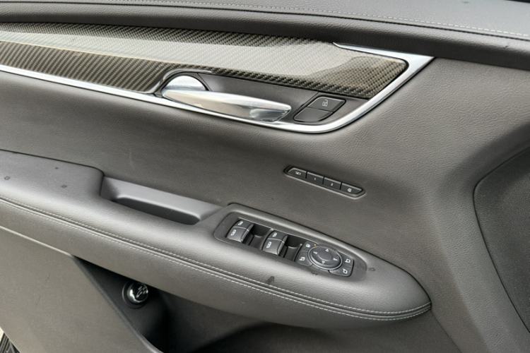 Used Cadillac XT6 2020 28T Six-Seater Luxury Sporty Enjoy-the-Comfort Safety Edition Interior 4