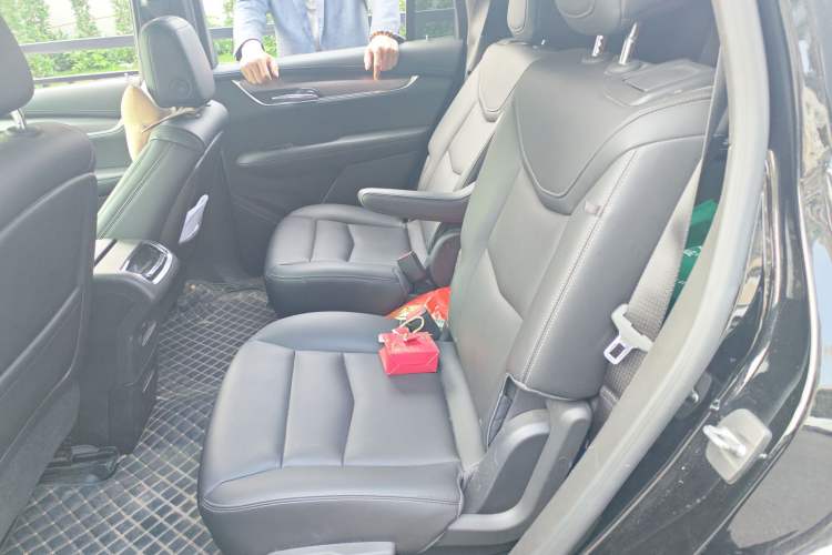 Used Cadillac XT6 2020 28T Six-Seater Fashion Edition Interior 4
