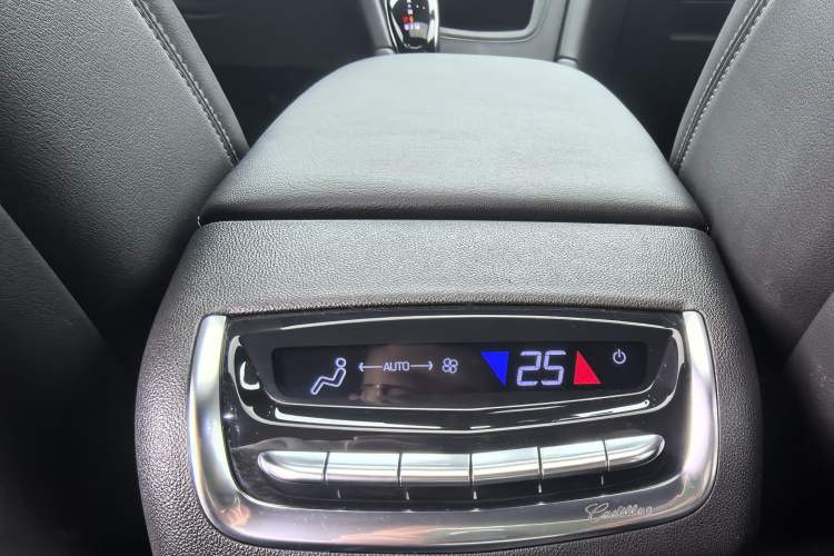 Used Cadillac XT6 2020 28T Six-Seater Four-Wheel-Drive Luxury Version Interior 5
