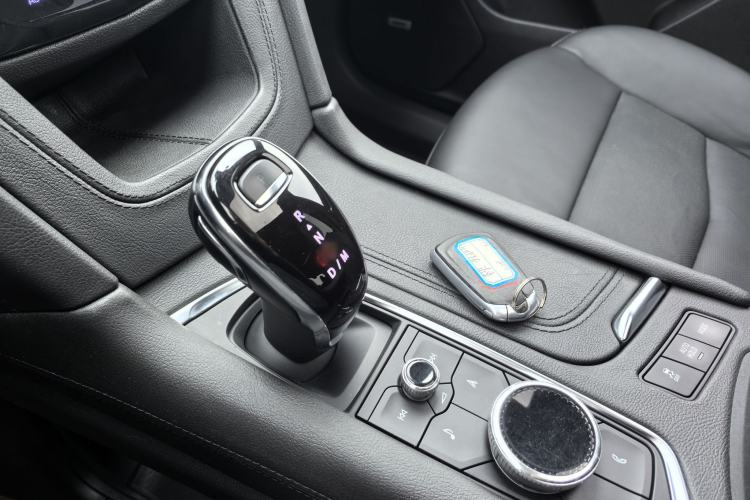 Used Cadillac XT6 2020 28T Six-Seater Four-Wheel-Drive Luxury Version Interior 7