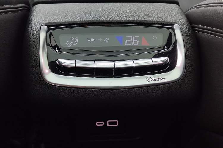 Used Cadillac XT6 2020 28T Six-Seater Four-Wheel-Drive Luxury Version Interior 8