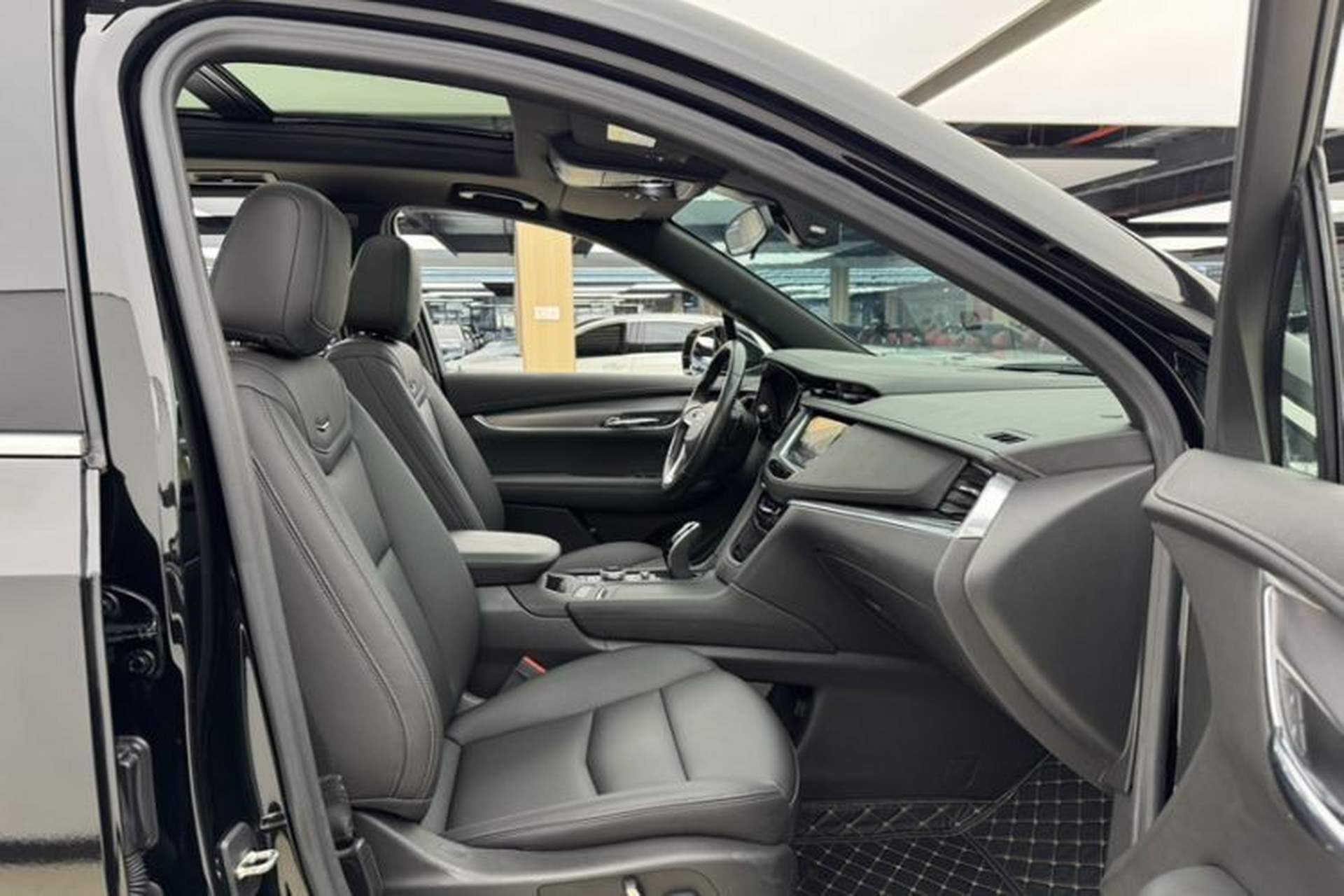 Used Cadillac XT6 2020 28T Seven-Seater Fashion Edition Interior 9