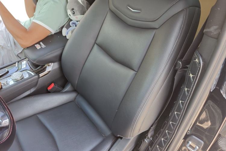 Used Cadillac XT6 2020 28T Seven-Seater Fashion Edition Left Front Seat