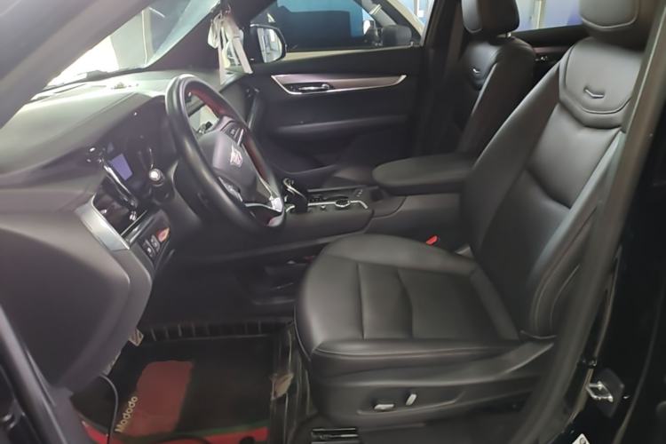Used Cadillac XT6 2020 28T Six-Seater Fashion Edition Left Front Seat