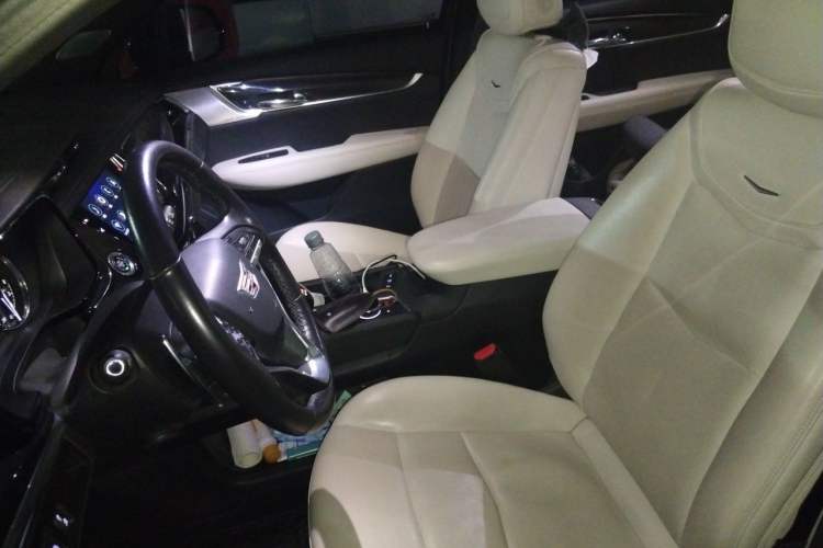 Used Cadillac XT6 2020 Revised Version 28T Six-Seater Four-Wheel Drive Leading Sporty Edition Left Front Seat
