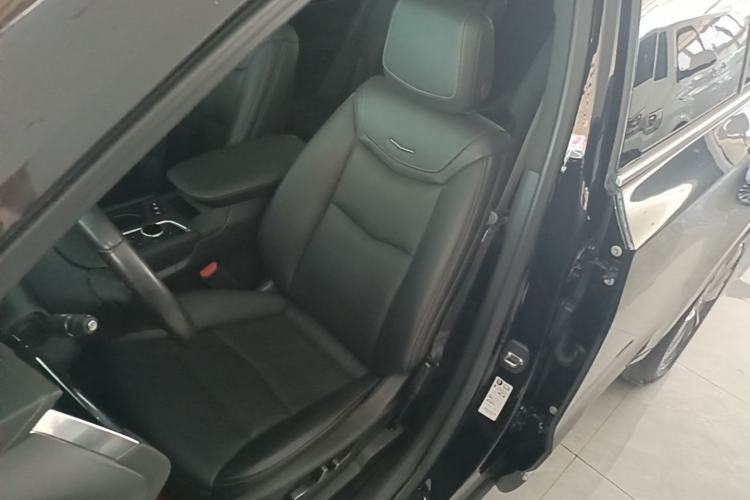 Used Cadillac XT6 2020 28T Six-Seater Four-Wheel-Drive Luxury Version with Premium Sound System Left Front Seat