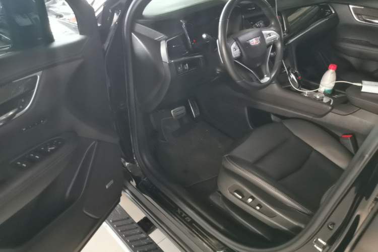 Used Cadillac XT6 2020 28T Six-Seater Luxury Sporty Enjoy-the-Comfort Safety Edition Left Front Seat