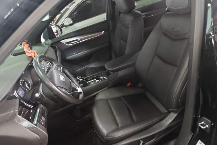 Used Cadillac XT6 2020 28T Six-Seater Fashion Edition Left Front Seat