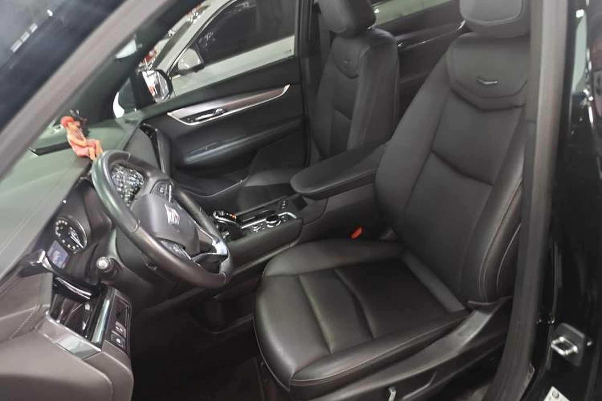 Used Cadillac XT6 2020 28T Six-Seater Fashion Edition Left Front Seat