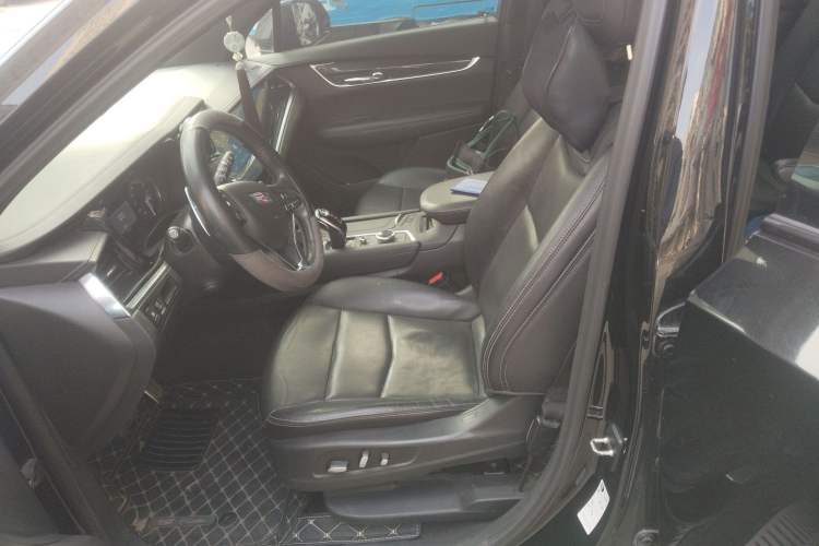Used Cadillac XT6 2020 28T Six-Seater Luxury Sporty Enjoy-the-Comfort Safety Edition Left Front Seat