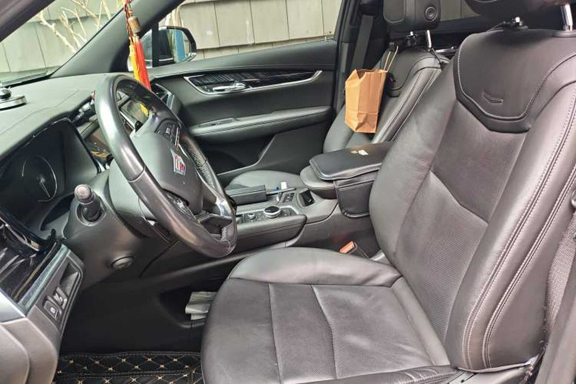 Used Cadillac XT6 2020 28T Six-Seater Four-Wheel-Drive Luxury Version Left Front Seat