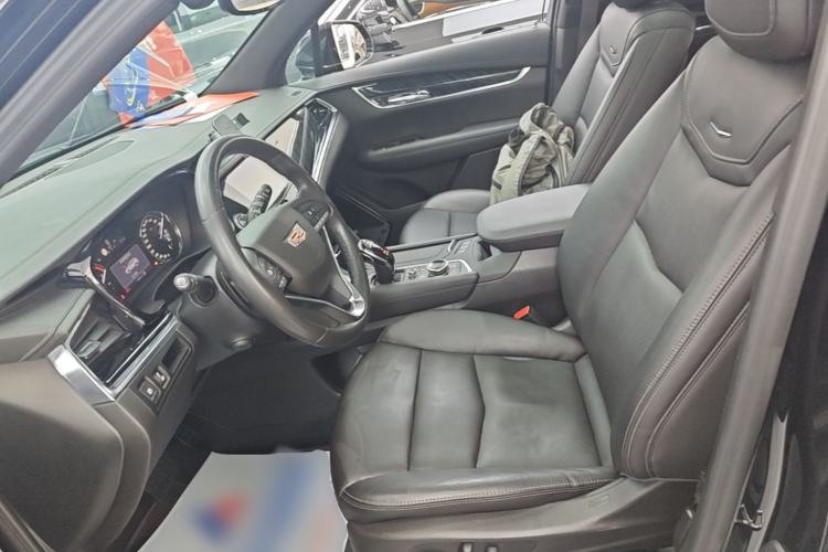 Used Cadillac XT6 2020 28T Six-Seater Four-Wheel-Drive Luxury Version Left Front Seat