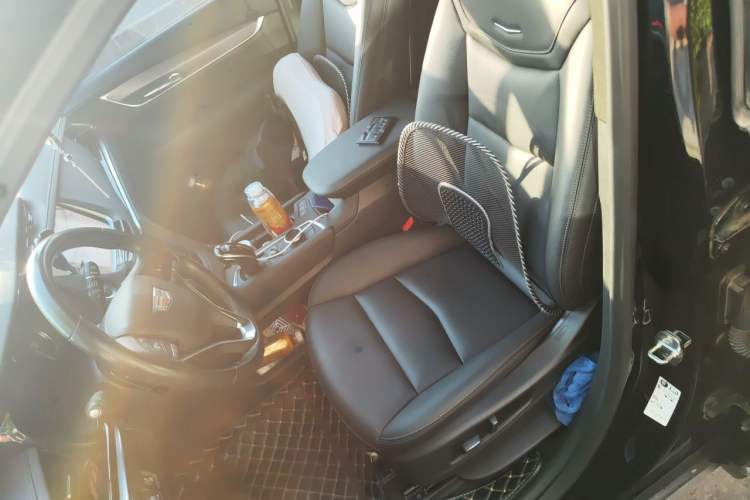 Used Cadillac XT6 2020 28T Seven-Seater Fashion Edition Left Front Seat