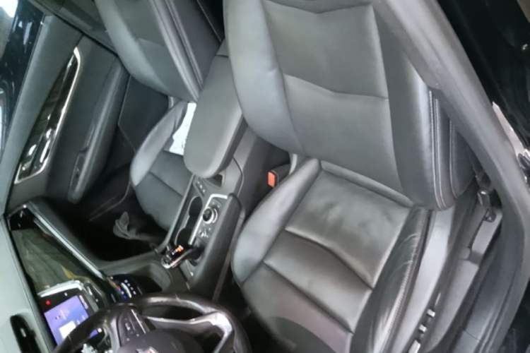 Used Cadillac XT6 2020 28T Six-Seater Luxury Sporty Enjoy-the-Comfort Safety Edition Left Front Seat