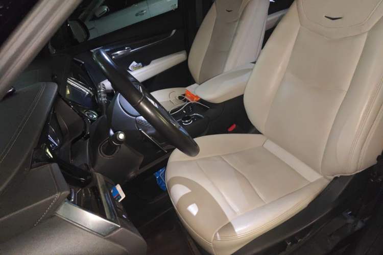 Used Cadillac XT6 2020 28T Six-Seater Luxury Sporty Enjoy-the-Comfort Safety Edition Left Front Seat