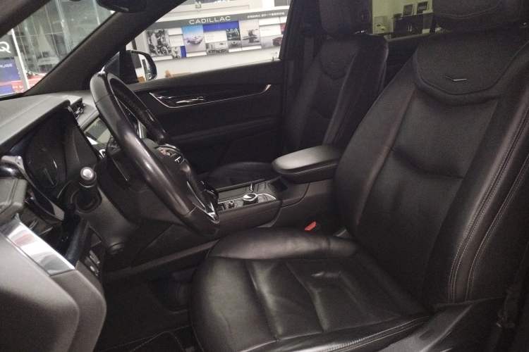 Used Cadillac XT6 2020 28T Six-Seater Four-Wheel-Drive Luxury Version Left Front Seat