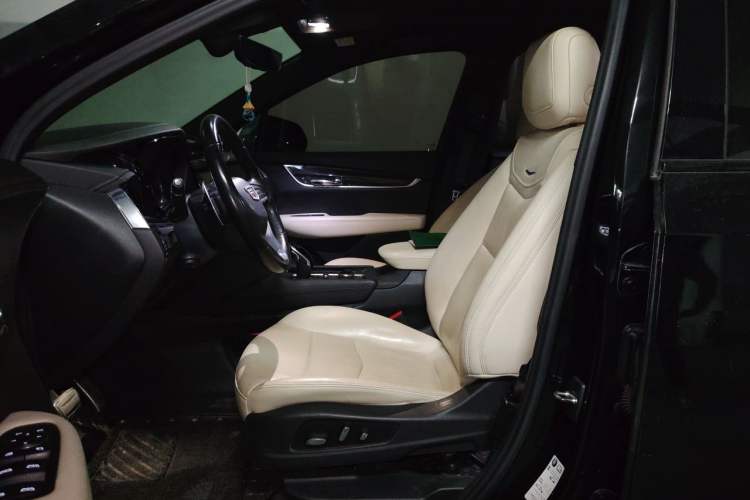 Used Cadillac XT6 2020 28T Six-Seater Luxury Sporty Enjoy-the-Comfort Safety Edition Left Front Seat