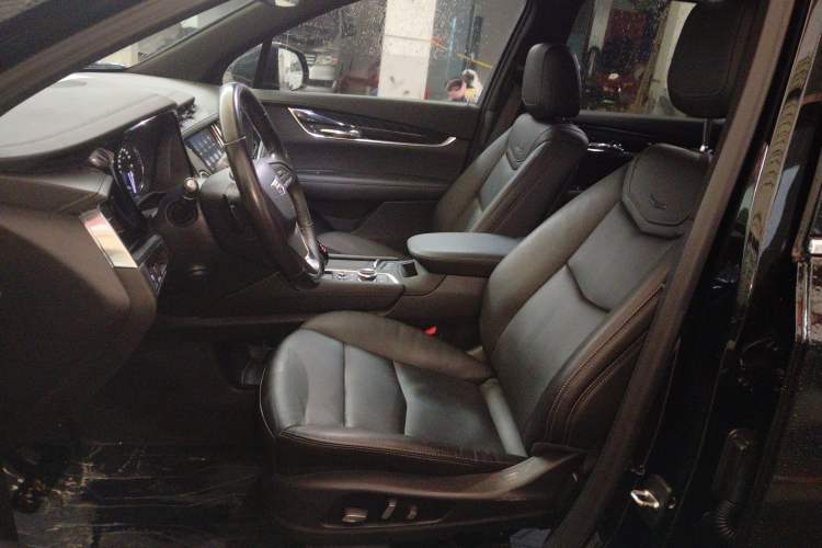 Used Cadillac XT6 2020 28T Six-Seater Four-Wheel-Drive Luxury Version Left Front Seat