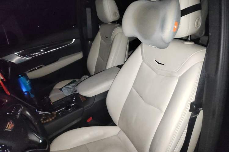 Used Cadillac XT6 2020 Revised Version 28T Six-Seater Four-Wheel Drive Leading Sporty Edition Left Front Seat