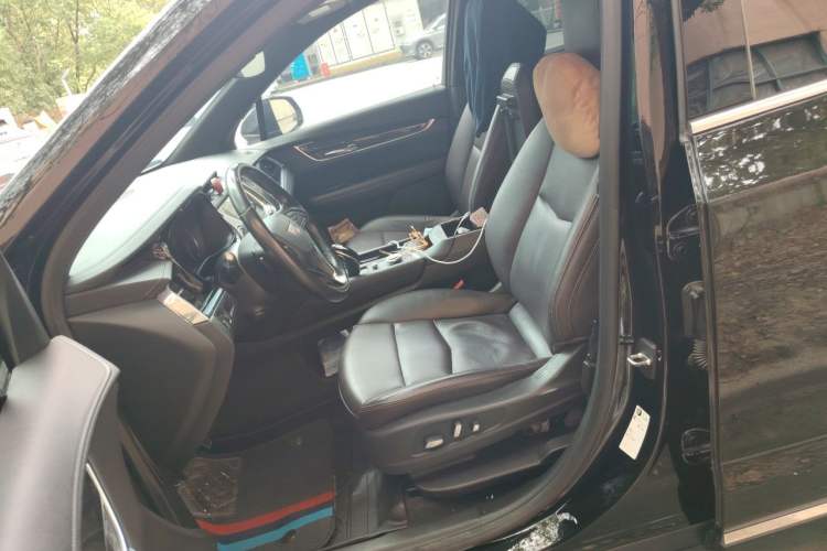 Used Cadillac XT6 2020 28T Seven-Seater Four-Wheel-Drive Luxury Version Left Front Seat