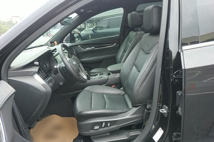 Used Cadillac XT6 2020 28T Six-Seater Four-Wheel-Drive Luxury Version Left Front Seat