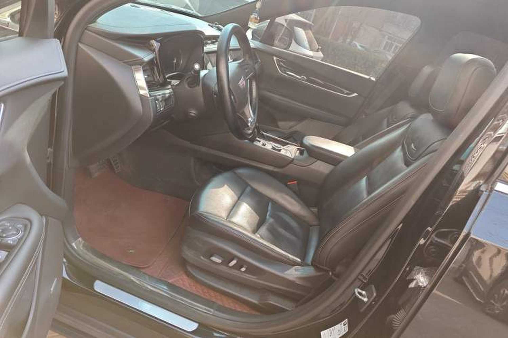 Used Cadillac XT6 2020 28T Six-Seater Four-Wheel-Drive Luxury Version Left Front Seat
