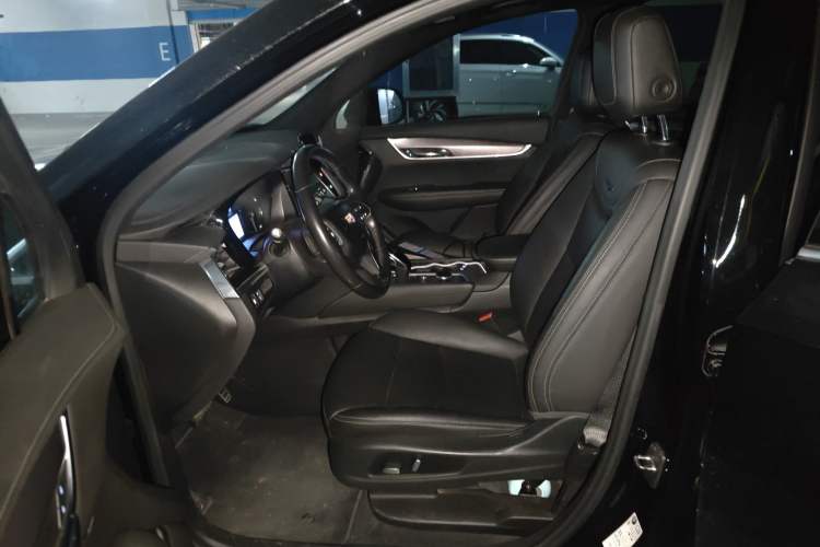 Used Cadillac XT6 2020 28T Six-Seater Fashion Edition Left Front Seat