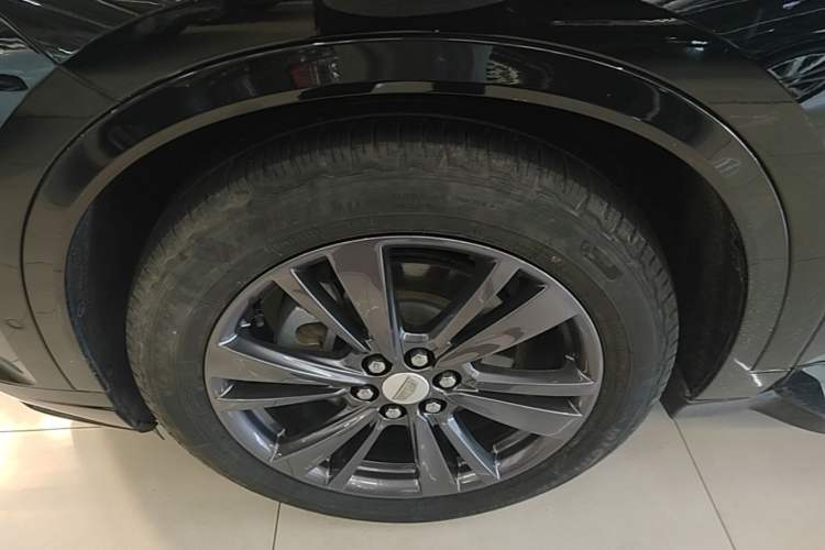 Used Cadillac XT6 2020 28T Six-Seater Four-Wheel-Drive Luxury Version Left Front Wheel Hub