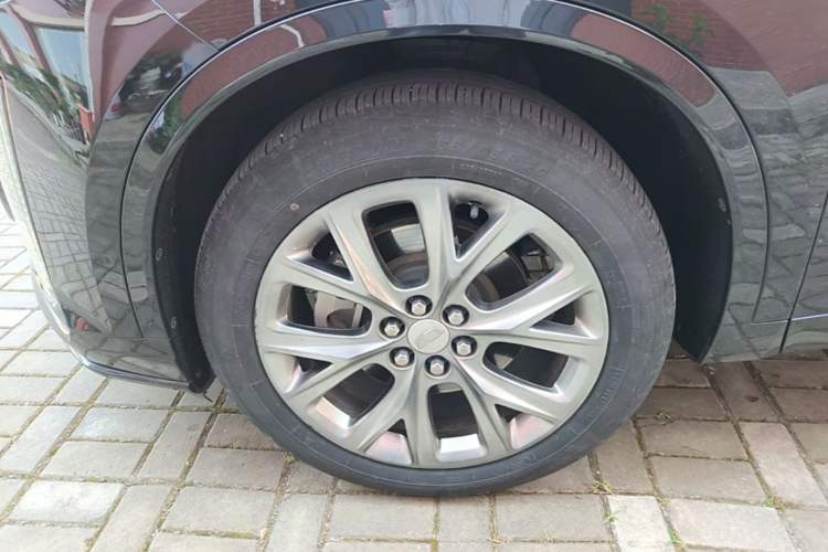 Used Cadillac XT6 2020 Restyled 28T Six-Seater Four-Wheel Drive Luxury Sports Version Left Front Wheel Hub