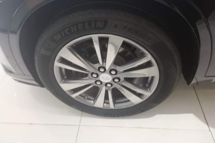 Used Cadillac XT6 2020 28T Six-Seater Four-Wheel-Drive Luxury Version Left Front Wheel Hub