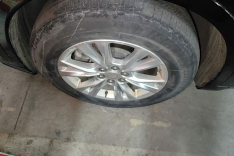 Used Cadillac XT6 2020 28T Seven-Seater Fashion Edition Left Front Wheel Hub