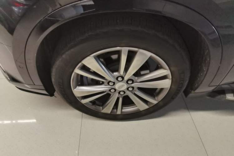 Used Cadillac XT6 2020 Revised Version 28T Six-Seater Luxury Edition Left Front Wheel Hub