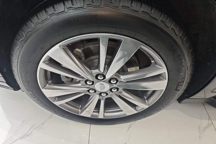 Used Cadillac XT6 2020 28T Six-Seater Four-Wheel-Drive Luxury Version Left Front Wheel Hub