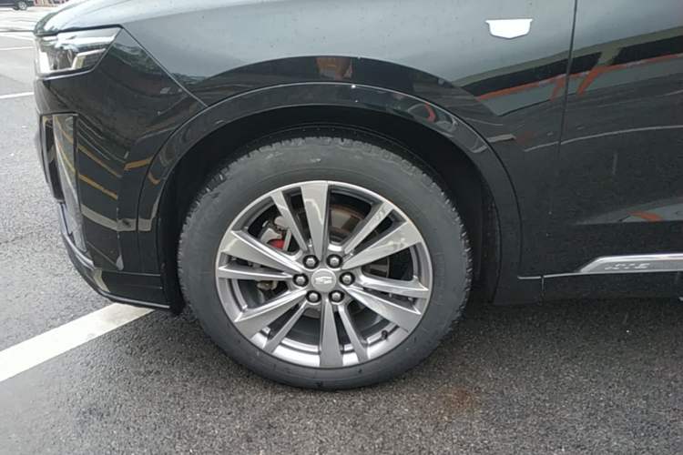 Used Cadillac XT6 2020 28T Six-Seater Four-Wheel-Drive Luxury Version Left Front Wheel Hub