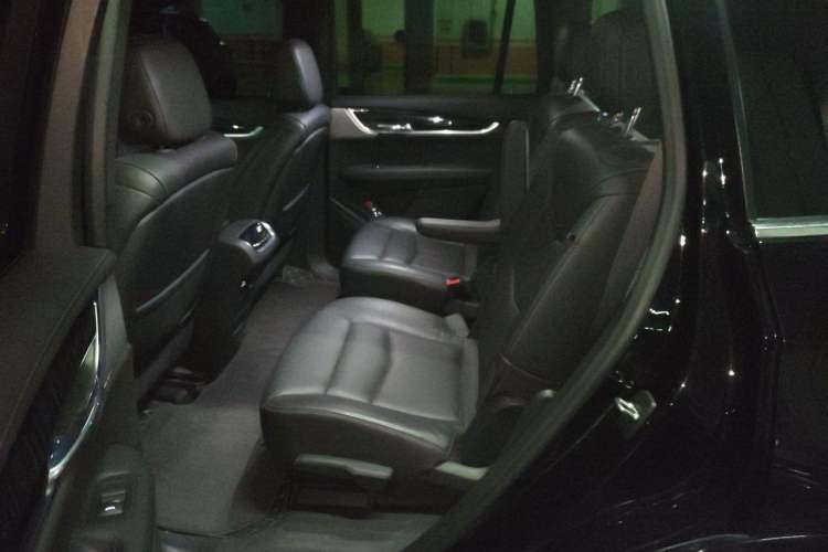 Used Cadillac XT6 2020 28T Six-Seater Four-Wheel-Drive Luxury Version Left Rear Seat