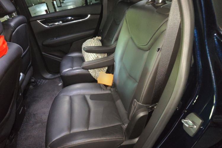 Used Cadillac XT6 2020 28T Six-Seater Four-Wheel-Drive Luxury Version Left Rear Seat