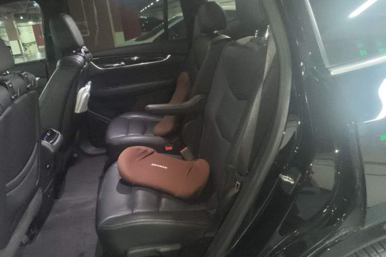 Used Cadillac XT6 2020 28T Six-Seater Four-Wheel-Drive Luxury Version Left Rear Seat