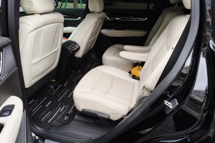 Used Cadillac XT6 2020 Revised Version 28T Six-Seater Four-Wheel Drive Leading Sporty Edition Left Rear Seat