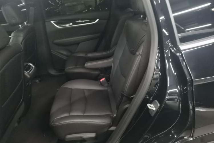Used Cadillac XT6 2020 28T Six-Seater Four-Wheel-Drive Luxury Version Left Rear Seat