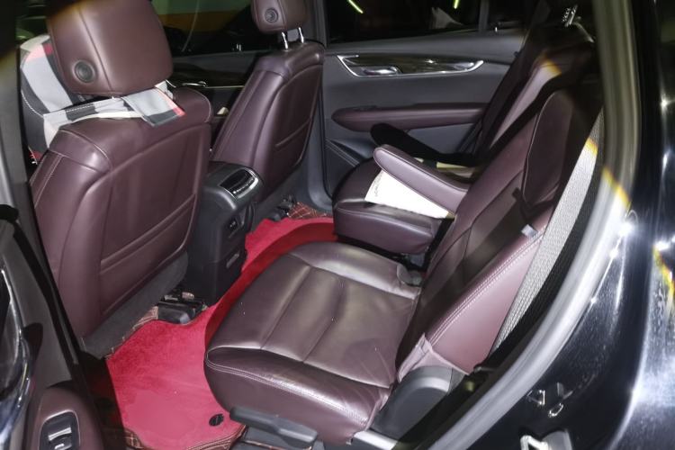 Used Cadillac XT6 2020 28T Six-Seater Four-Wheel-Drive Luxury Version Left Rear Seat