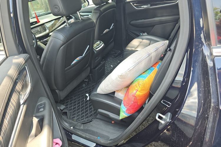 Used Cadillac XT6 2020 Revised Version 28T 7-Seater Four-Wheel Drive Luxury Edition Left Rear Seat