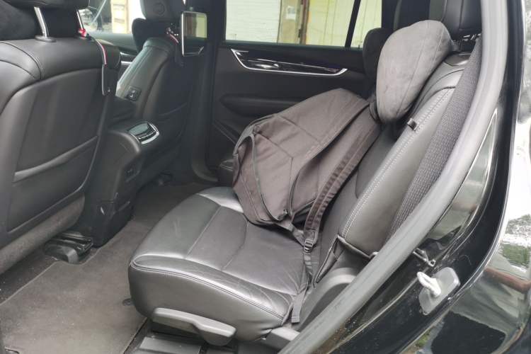 Used Cadillac XT6 2020 28T Six-Seater Four-Wheel-Drive Luxury Version Left Rear Seat