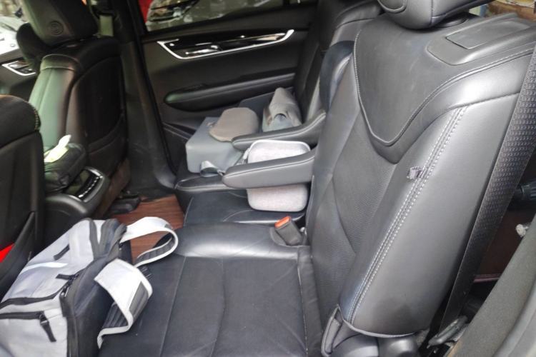 Used Cadillac XT6 2020 28T Six-Seater Four-Wheel-Drive Luxury Version Left Rear Seat