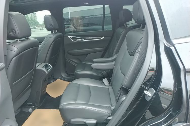Used Cadillac XT6 2020 28T Six-Seater Four-Wheel-Drive Luxury Version Left Rear Seat