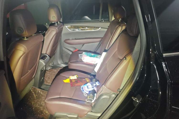 Used Cadillac XT6 2020 28T Six-Seater Four-Wheel-Drive Luxury Version Left Rear Seat