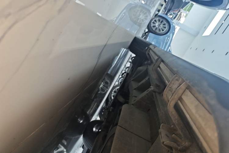 Used Cadillac XT6 2020 28T Six-Seater Four-Wheel-Drive Luxury Version Left Side Sill