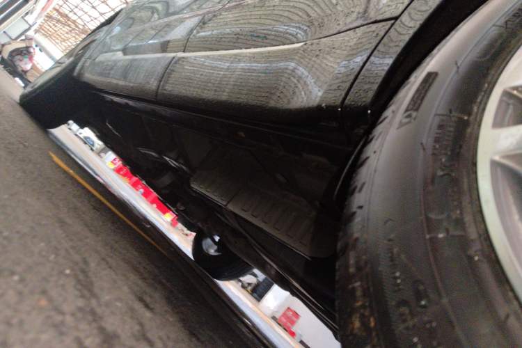 Used Cadillac XT6 2020 28T Six-Seater Four-Wheel-Drive Luxury Version Left Side Sill